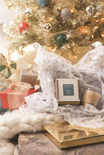 Load image into Gallery viewer, Votivo Icy Blue Pine 10 oz Signature Candle

